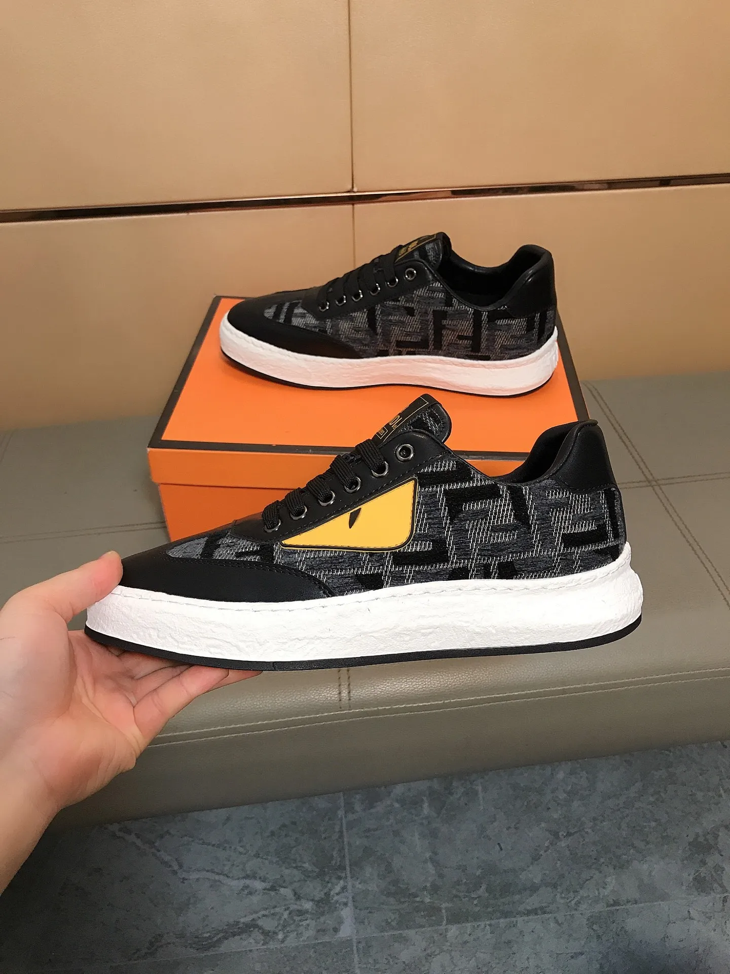 Men's Men's Shoes 230 🔆🔆👉Fendi [Fendi] Men's new low-top casual shoes are on the market🔥The shoe body is made of brand-specific printed fabric + cowhide, sheepskin foot pads, breathable and not covering the feet! Fashionable casual shoes 🙈Outsole is ultra-light, non-slip and wear-resistant👣 Standard size 38-44